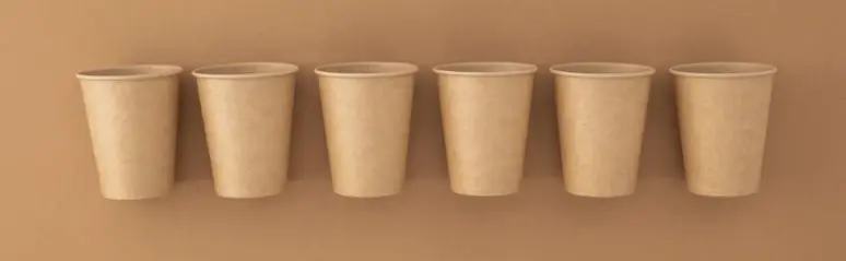 Cad iad na buntáistí a bhaineann le cupáin páipéir a úsáid?